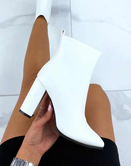 Chaussures femme : Bottines blanches à talons carré et à bouts pointus