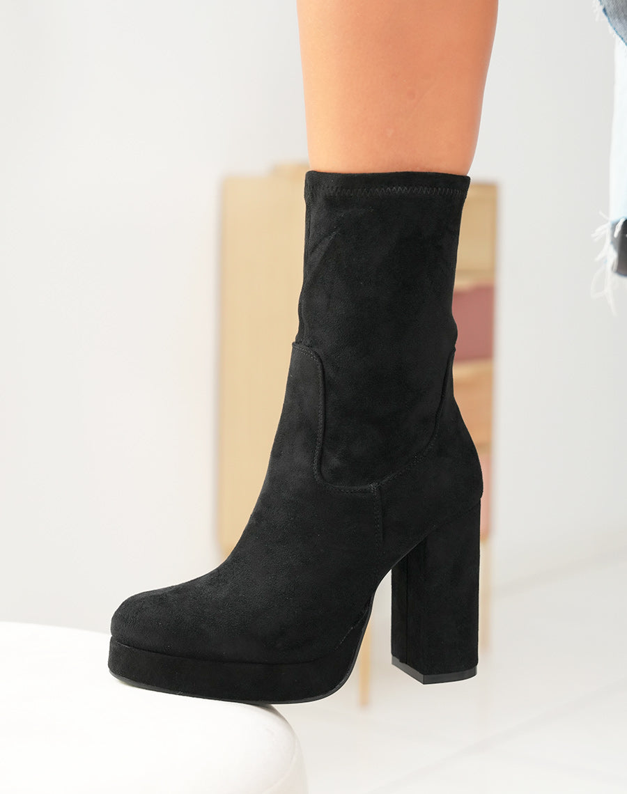 Bottines Noires en Suédine à Talons Hauts pour Femme