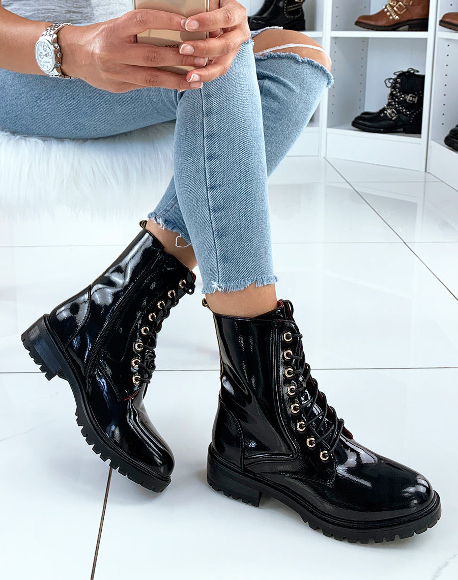 Bottines noires vernis à œillets