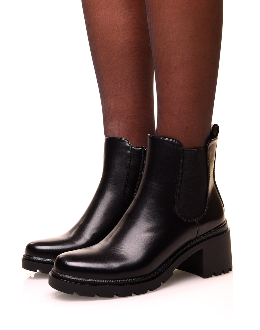 Chaussures femme : Chelsea boots noires à semelles crantées