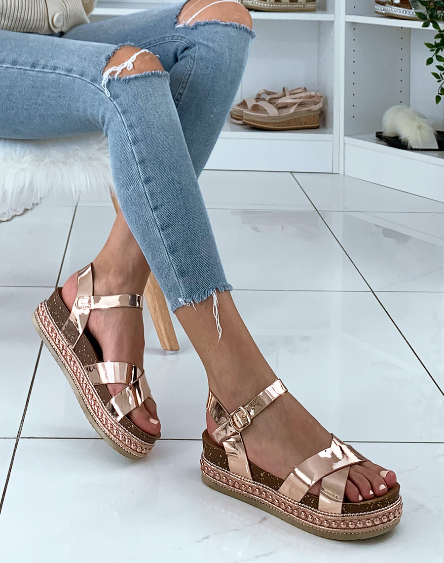 Sandales compensées rose gold effet métallique